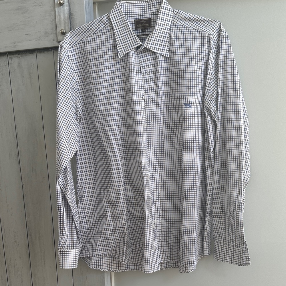 Men's Rodd and Gunn Blue and brown Checkered Shirt with button down collar.